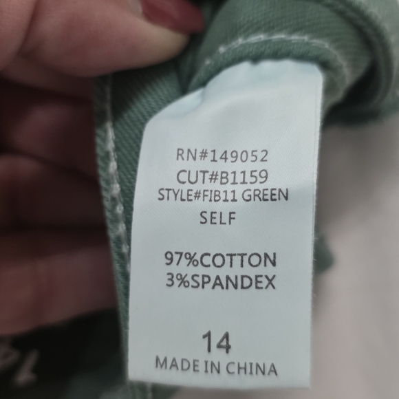 Fashion Nova Green Distressed Cut Off Denim Shorts Size 14 NWT - Picture 6 of 10